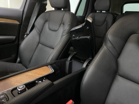 2025 Volvo XC90 B6 Plus Bright Theme 7P