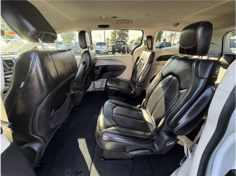 2021 Chrysler Voyager LXi
