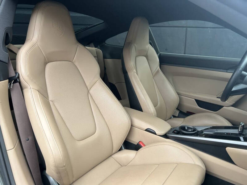 2022 Porsche 911 Carrera 4