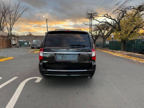 2015 Chrysler Town and Country Touring