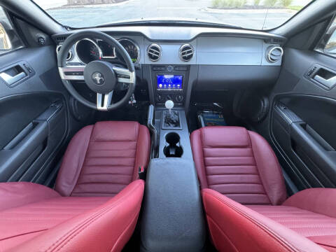 2005 Ford Mustang GT Premium