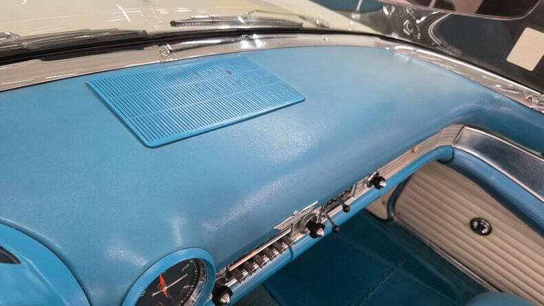 1956 Ford Thunderbird