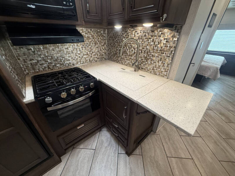 2023 Newmar Baystar Sport