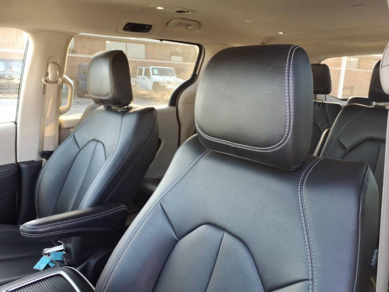 2024 Chrysler Pacifica Touring L