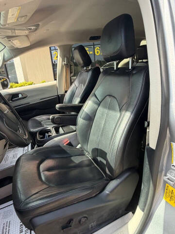 2020 Chrysler Pacifica Touring L