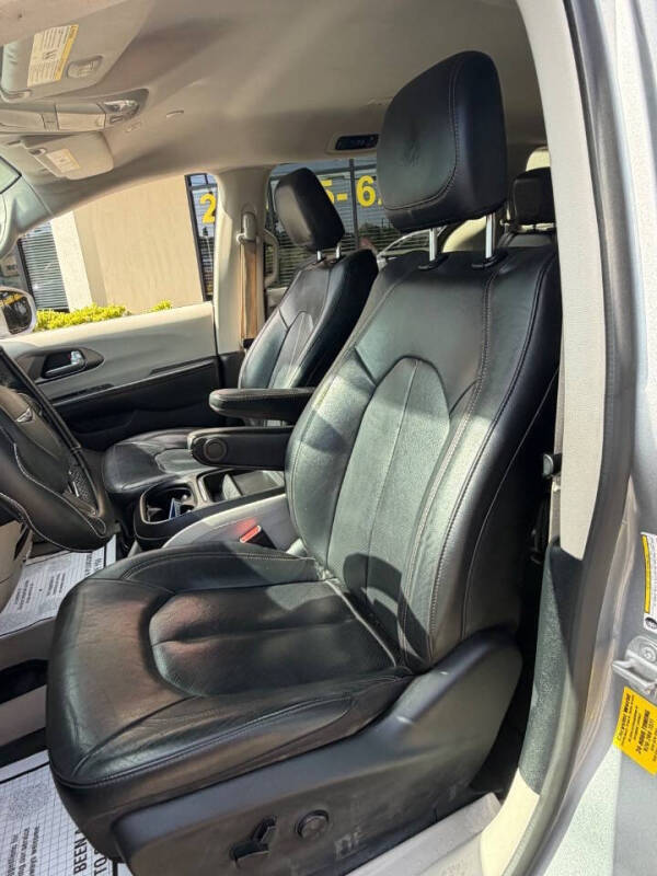 2020 Chrysler Pacifica Touring L