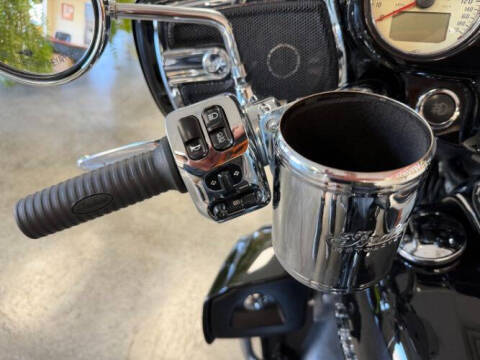 2018 Indian Roadmaster Thunder Black