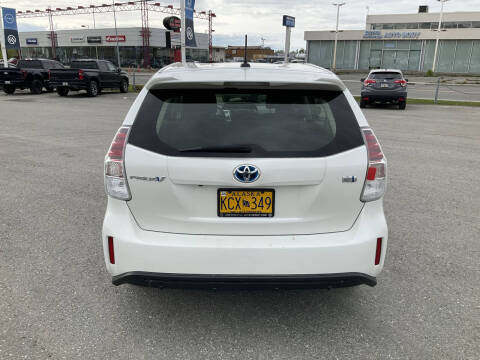 2017 Toyota Prius v Three