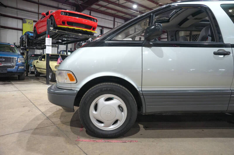 1992 Toyota Previa LE