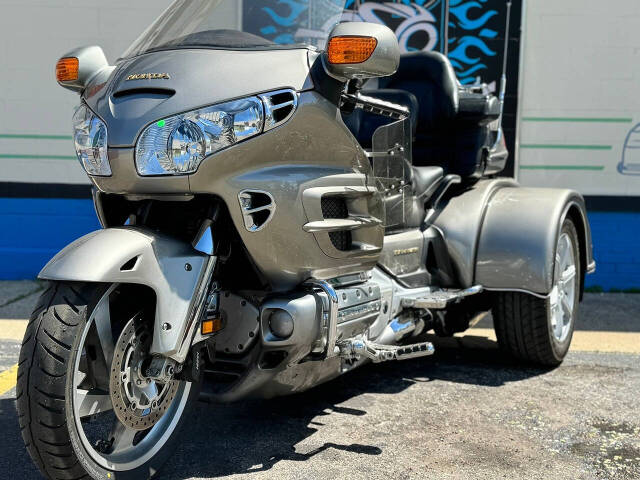 Honda Gold Wing Image