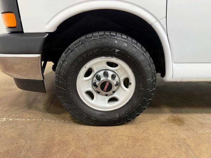 2017 GMC Savana 2500