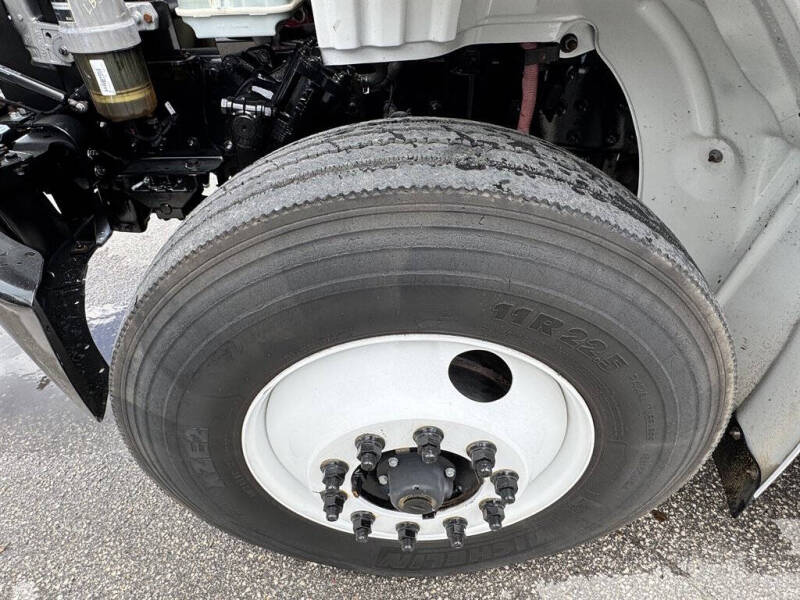 2020 Freightliner M2 106