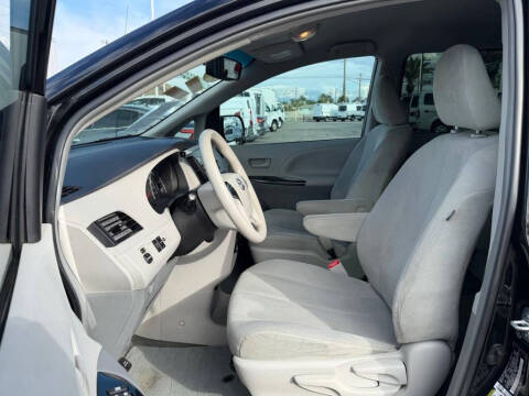 2014 Toyota Sienna L 7-Passenger