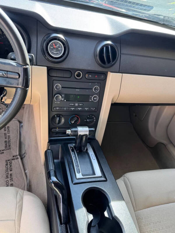 2009 Ford Mustang V6 Deluxe