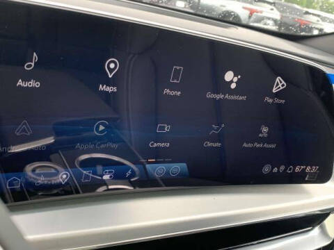 2024 Cadillac LYRIQ Luxury 2