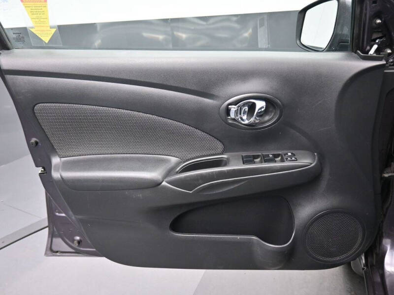 2015 Nissan Versa 1.6 SV