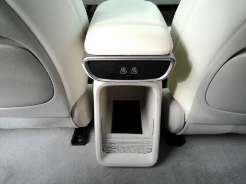 2024 Genesis GV60 Standard