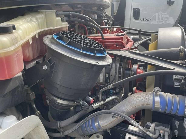 2019 Freightliner M2 106