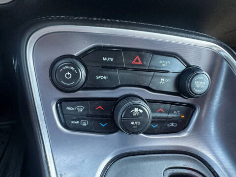 2019 Dodge Challenger SXT