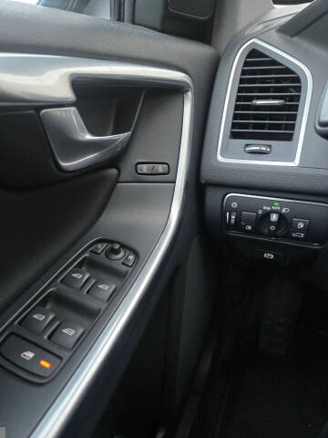 2016 Volvo XC60 T5 Premier