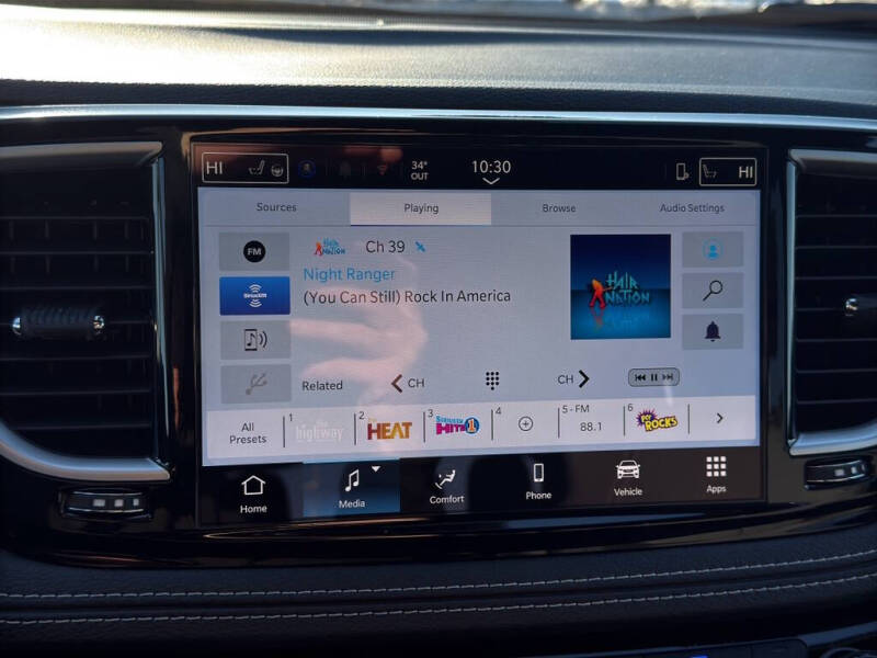 2026 Chrysler Pacifica Select