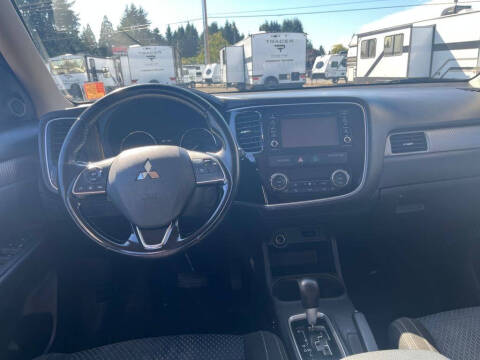 2016 Mitsubishi Outlander SE