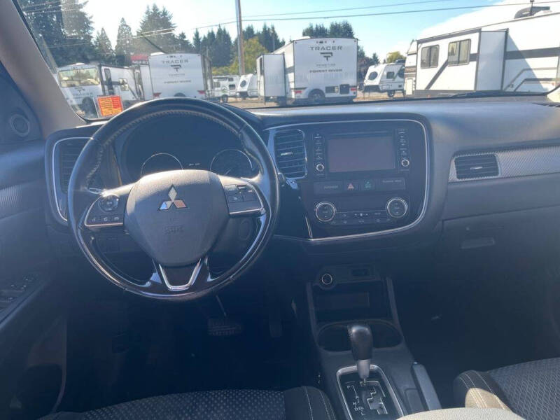 2016 Mitsubishi Outlander SE