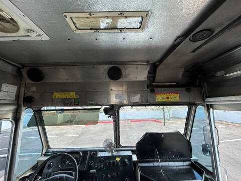2010 Freightliner MT45 Chassis