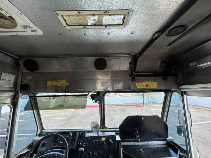 2010 Freightliner MT45 Chassis