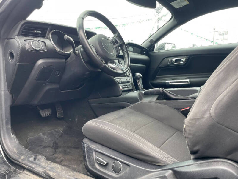 2016 Ford Mustang V6