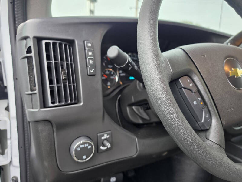 2025 Chevrolet Express 2500