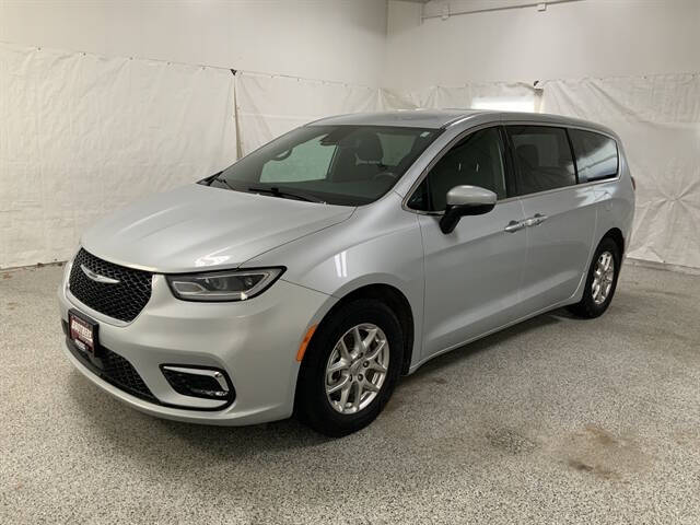 2023 Chrysler Pacifica Touring