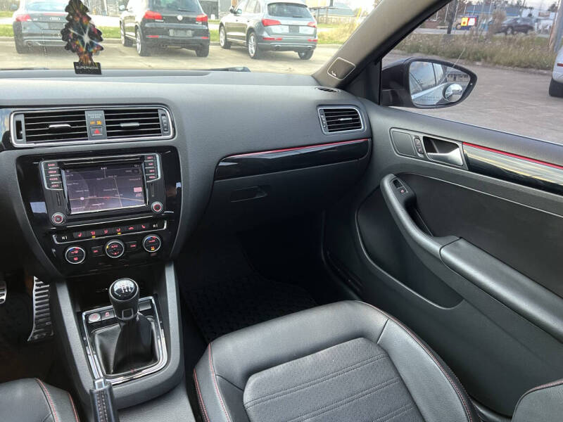 2017 Volkswagen Jetta 2.0T GLI