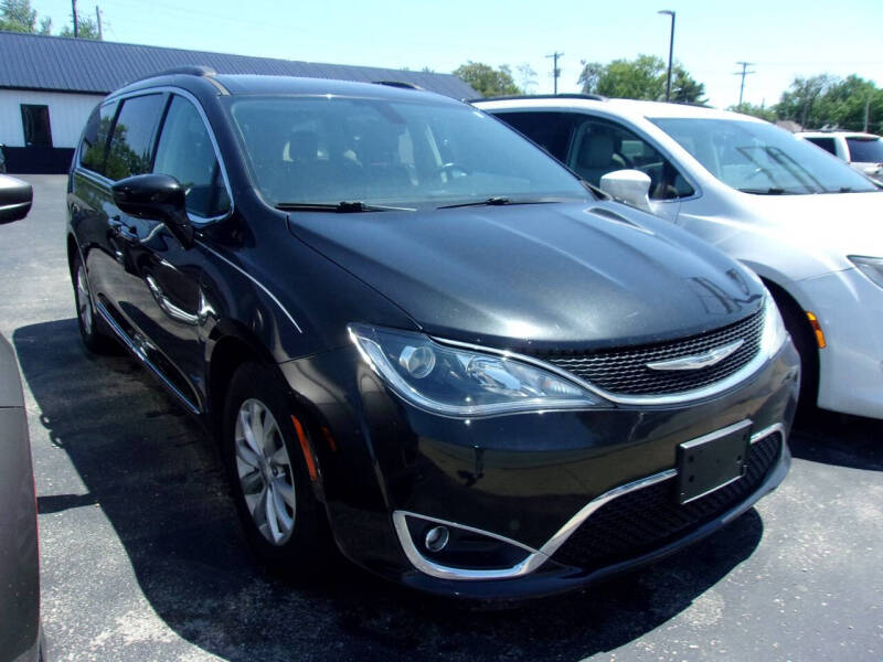 2017 Chrysler Pacifica Touring-L