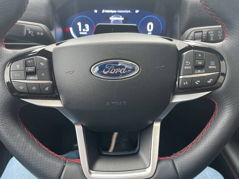 2025 Ford Explorer ST-Line
