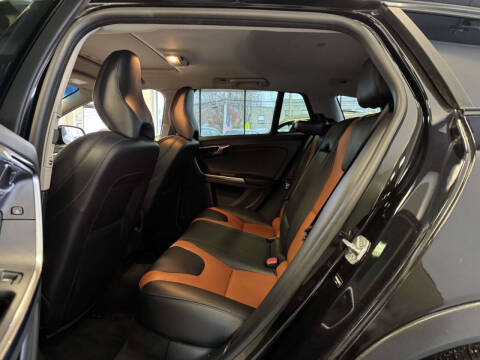 2018 Volvo V60 Cross Country T5 Premier