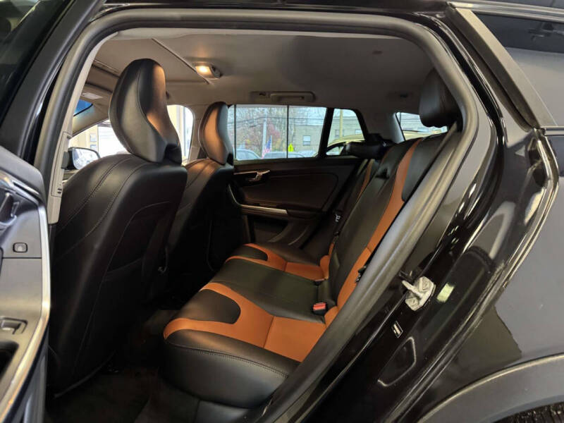 2018 Volvo V60 Cross Country T5 Premier