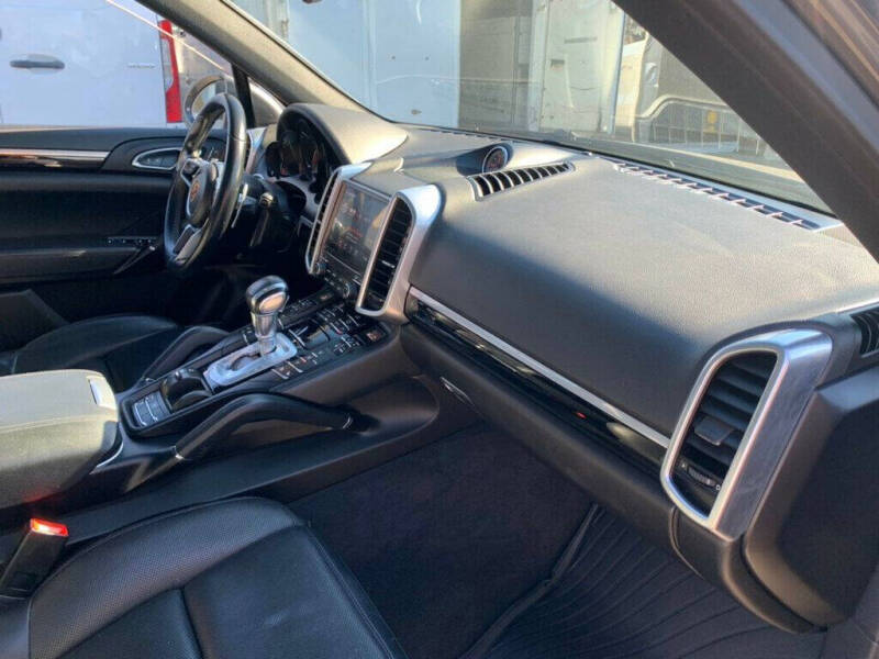 2017 Porsche Cayenne S