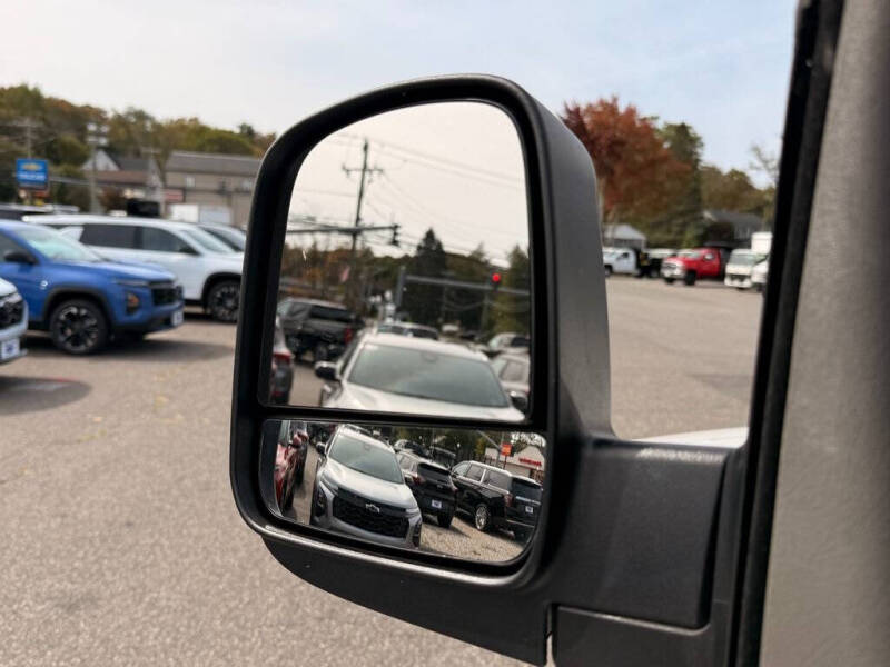 2023 GMC Savana 2500