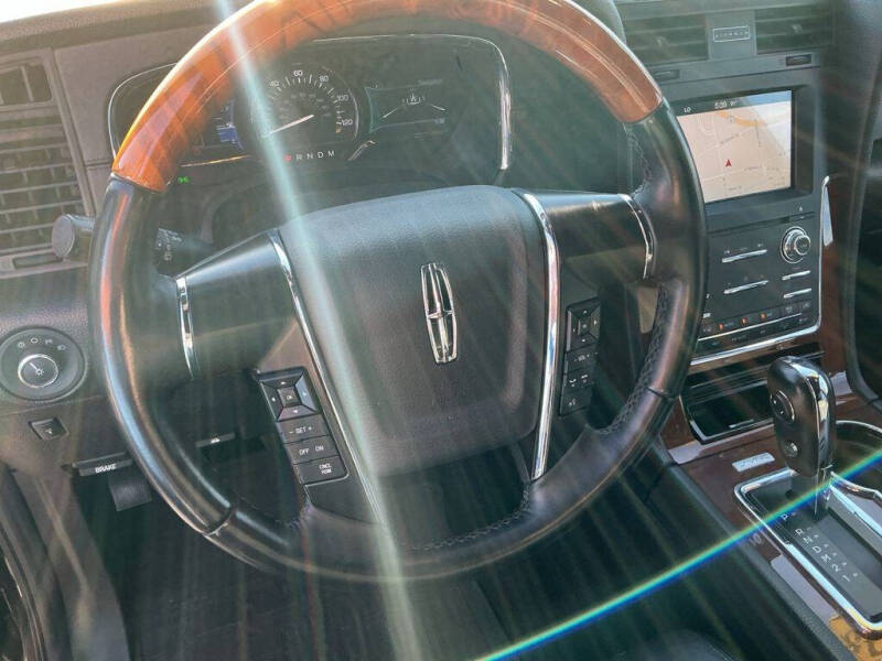 2016 Lincoln Navigator Select