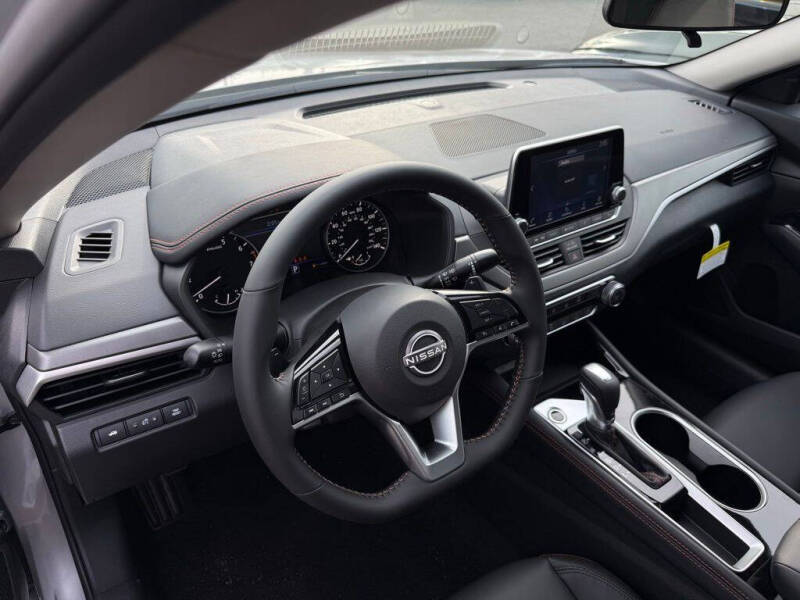 2025 Nissan Altima 2.5 SR