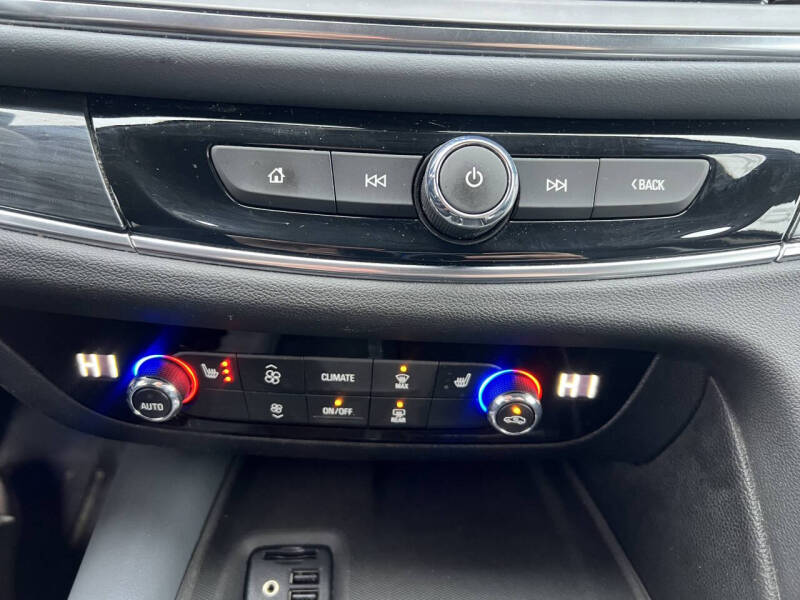 2020 Buick Enclave Essence