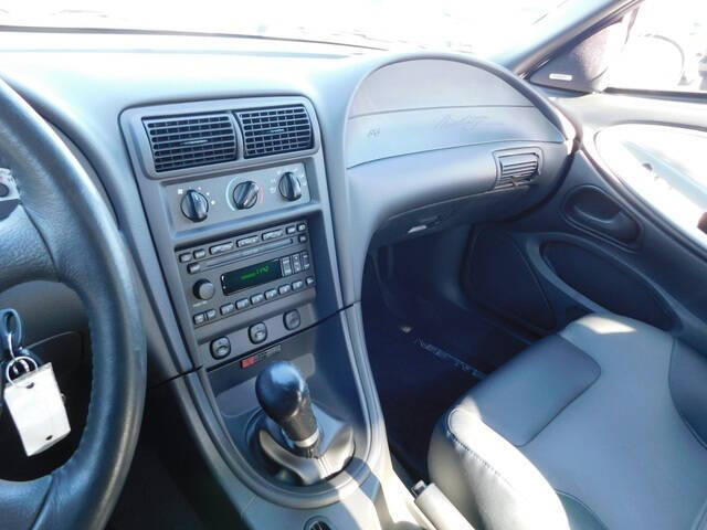 2004 Ford Mustang GT Deluxe