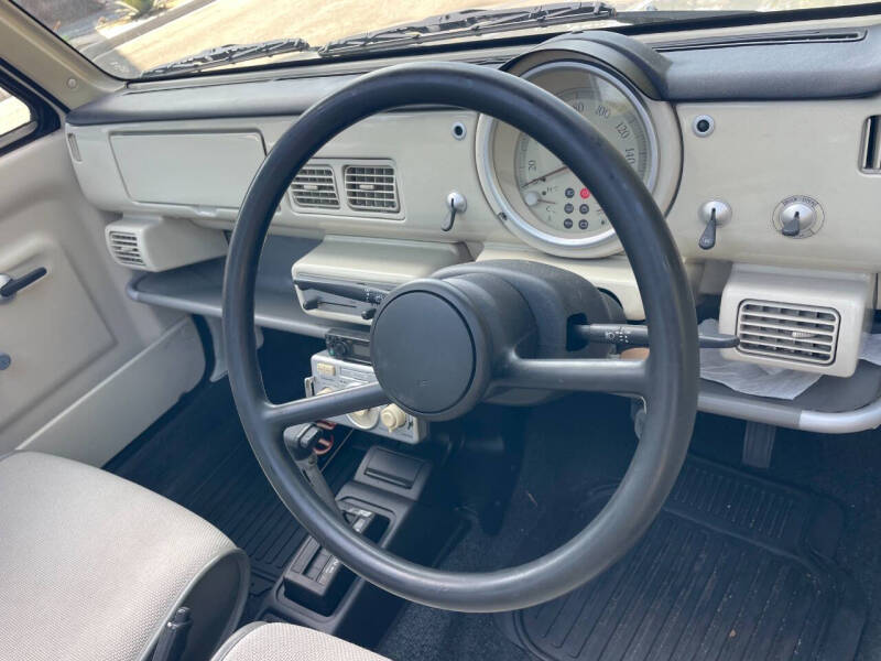 1989 Nissan pao