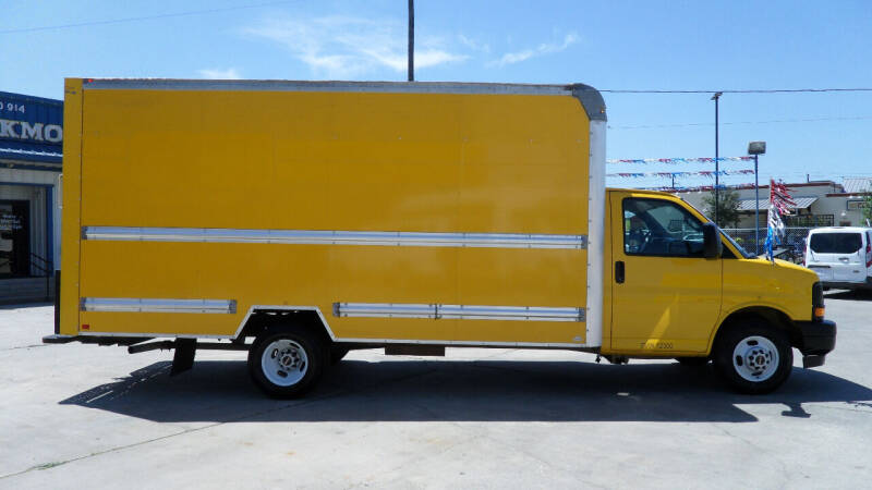 2017 GMC Savana Cutaway 3500