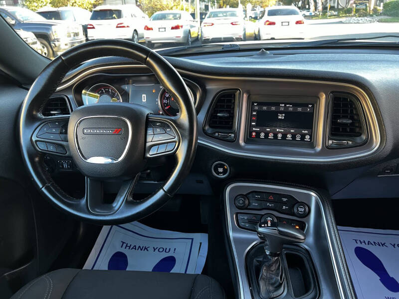 2021 Dodge Challenger SXT