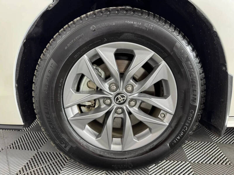 2021 Toyota Sienna XLE 7-Passenger