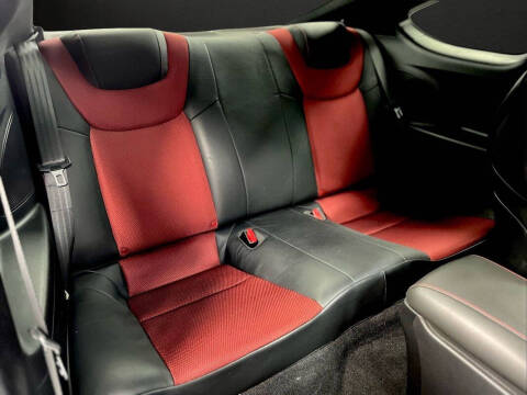 2011 Hyundai Genesis Coupe 3.8L R-Spec
