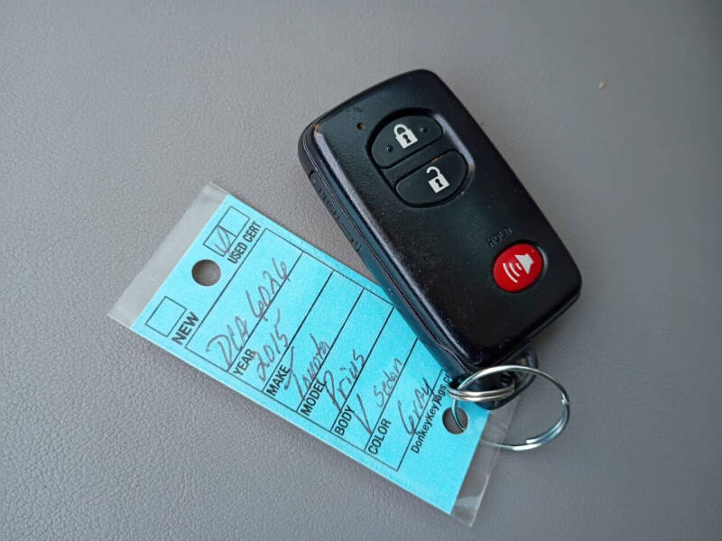 2015 Toyota Prius v Five