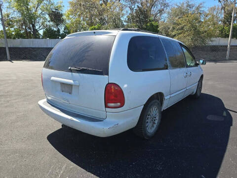 2000 Chrysler Town and Country LX